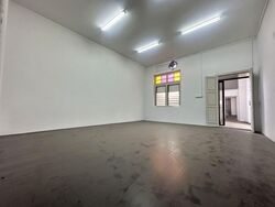 Serangoon Road (D8), Shop House #596401361